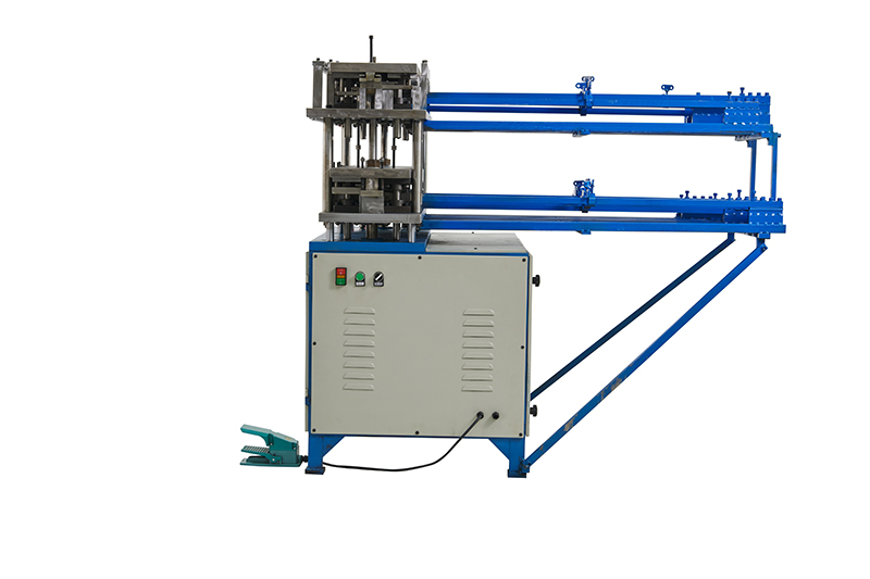 Khung máy bằng thép chắc chắn 