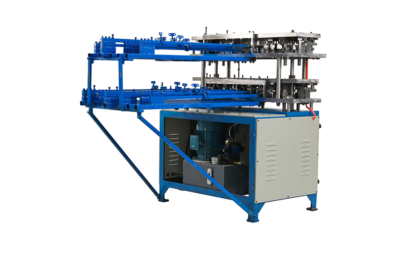 Tầng máy được thiết kế bằng thép chắc chắn 