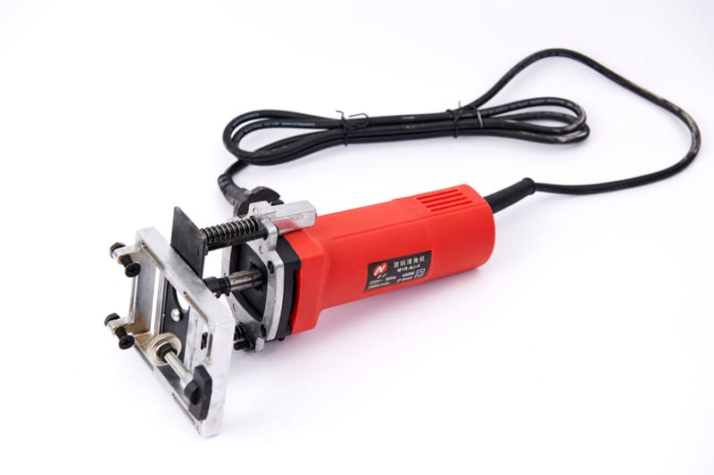 Máy có cấu tạo đơn giản, nhẹ và an toàn với người sử dụng