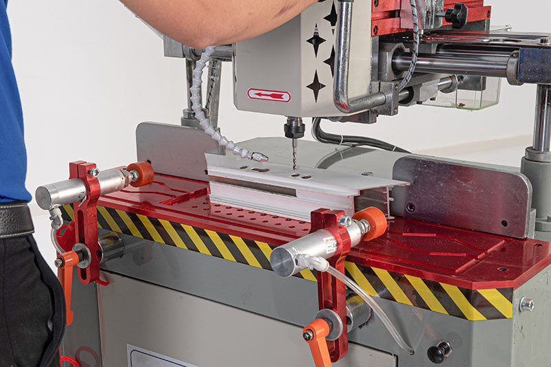 Công suất của máy mạnh mẽ, bền bỉ, nhưng lại tiêu thụ một lượng điện ít. Rất tiết kiệm