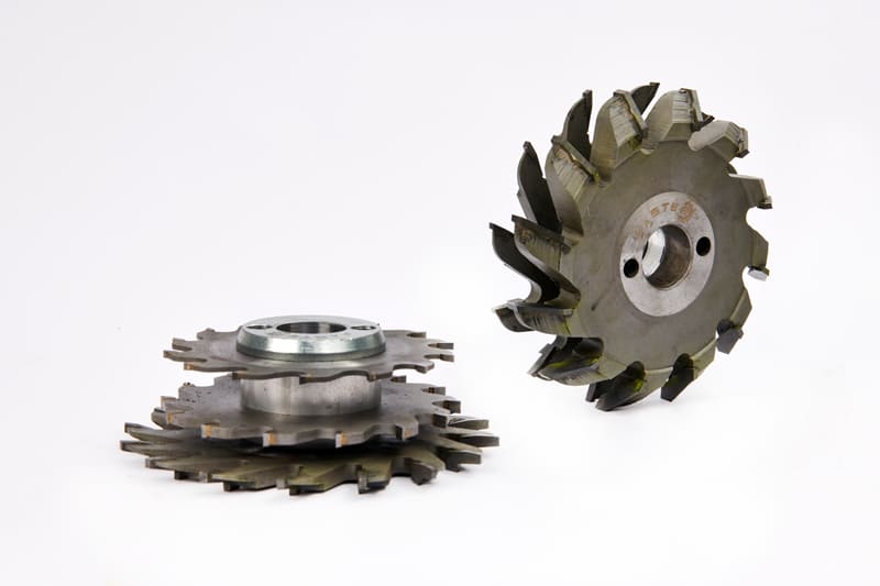 Lưỡi cắt sắc bén và phay rất chuẩn xác.