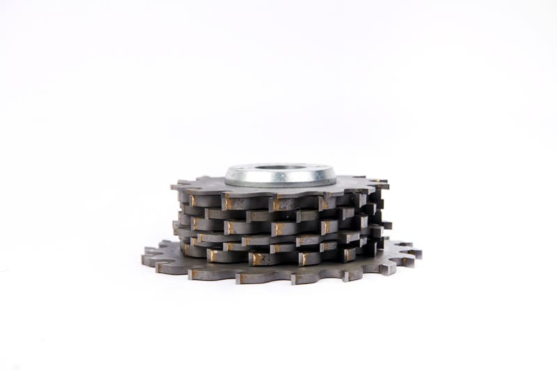 Lưỡi phay được thiết kế 7 tầng để phay cắt bụng luôn, rất tiện lợi