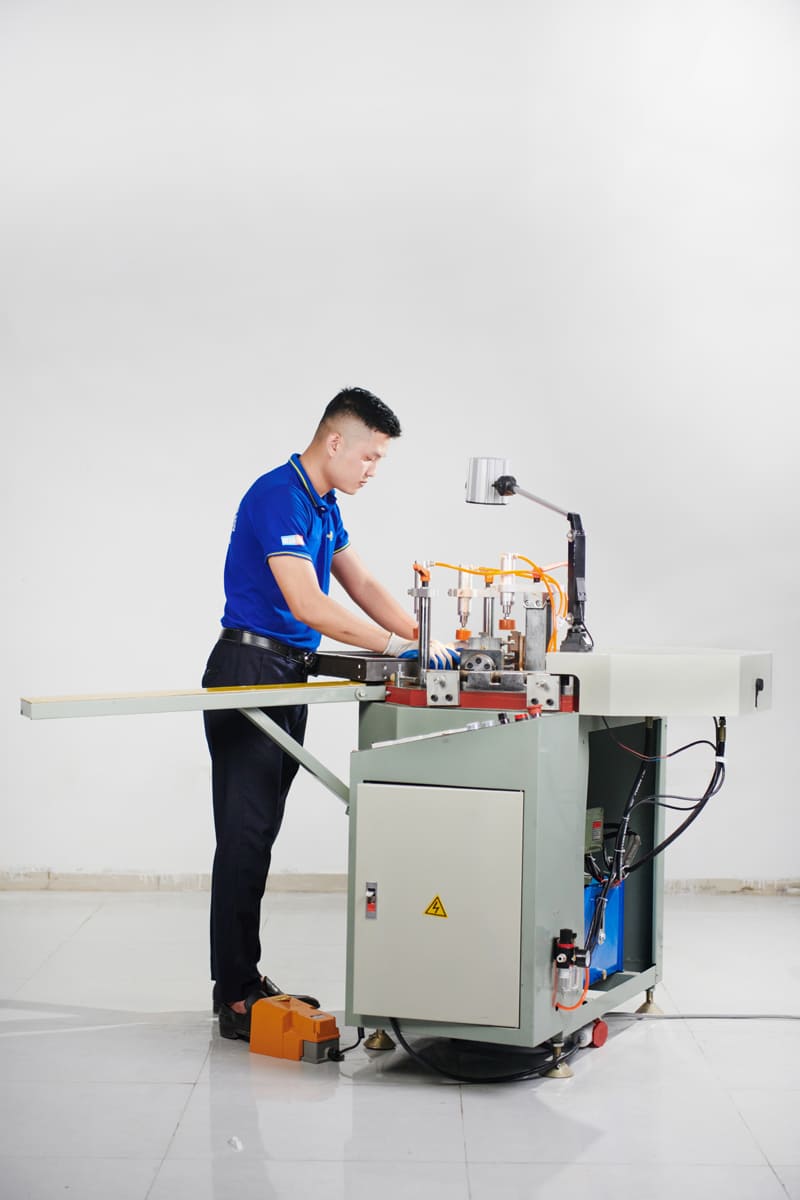 Ảnh thực tế máy ép góc 2