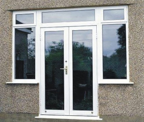 Cửa nhôm kính mẹ bồng con