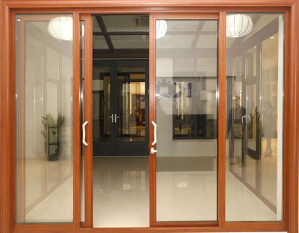 Cửa nhôm kính vân gỗ phòng khách