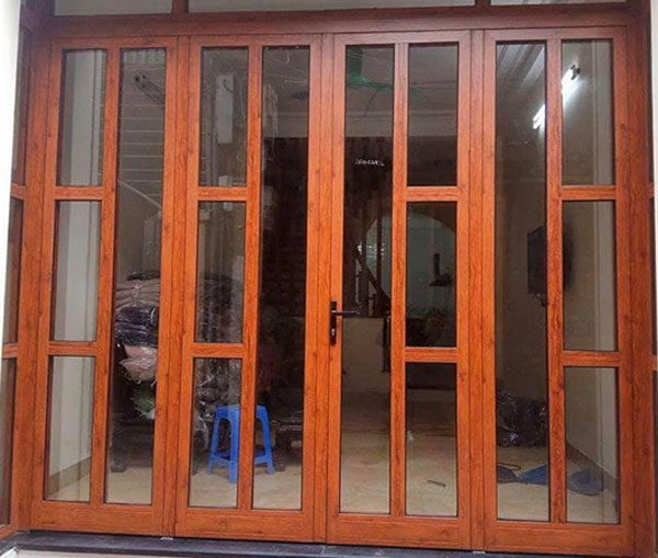 Cửa nhôm vân gỗ 4 cánh chia ô
