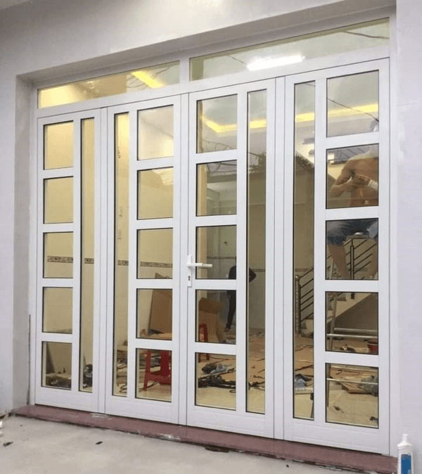 Mẫu cửa kính chia ô khung nhôm nhà cấp 4