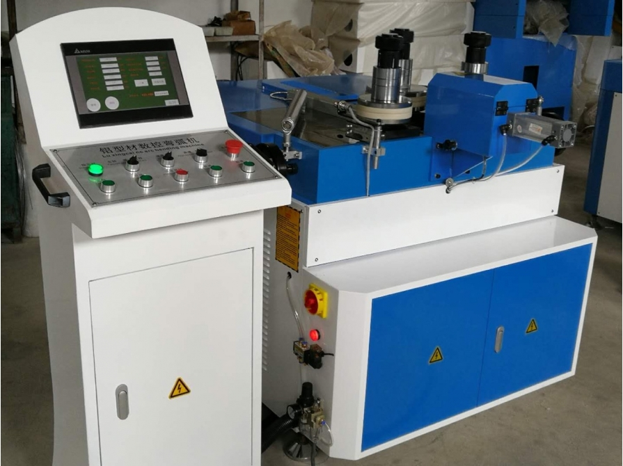 máy uốn vòm nhôm