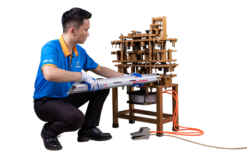 Máy đột dập nhôm hệ đa năng bằng hơi