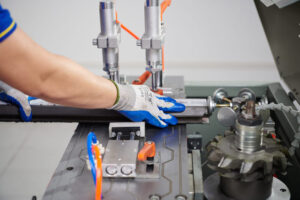 Máy phay đố nhôm