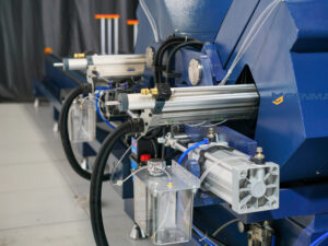 Máy cắt nhôm 2 đầu CNC ngoại tuyến Meisheng MS 600 CNC 8