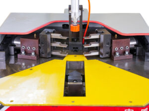 Máy ép góc nhôm thủy lực kỹ thuật số Faster 5