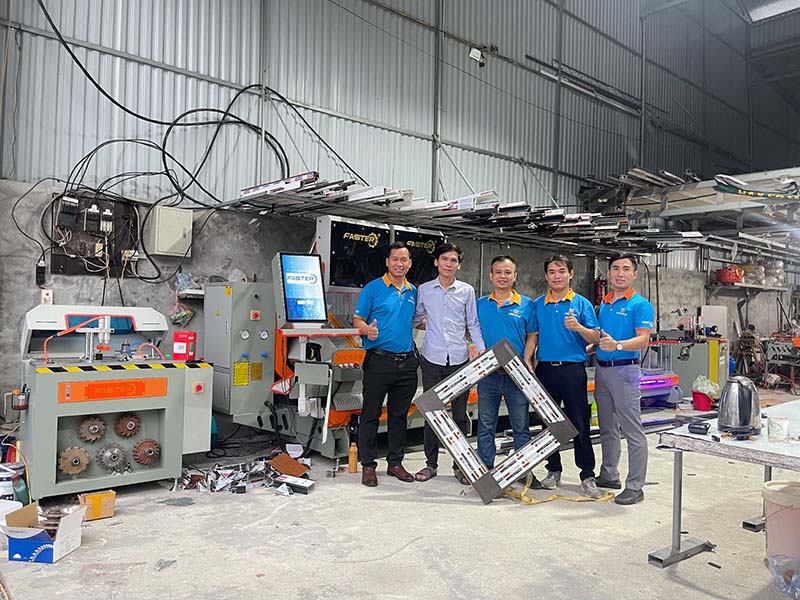 Máy sản xuất cửa nhôm Faster 7